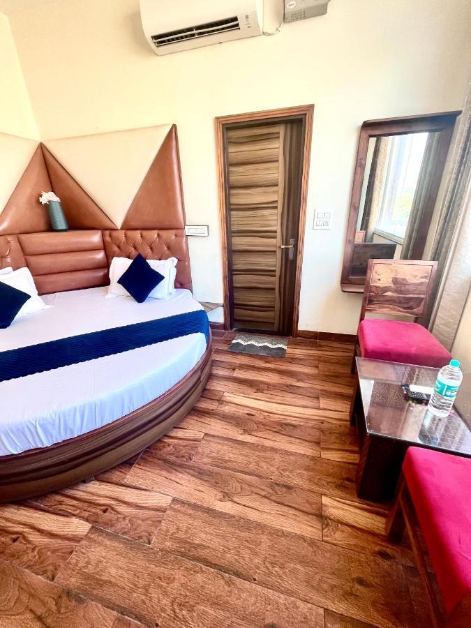 Hotel Woodcrest Zirakpur Chandigarh- Best Family Hotel - Luxurious Rooms - Unit Of Sidham Group 外观 照片